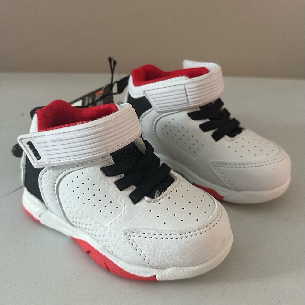 And1 Kids White and Red Sneakers size 4